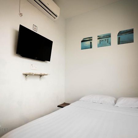 Welcome Inn By Evernent @ Pelita Commercial, Miri Buitenkant foto