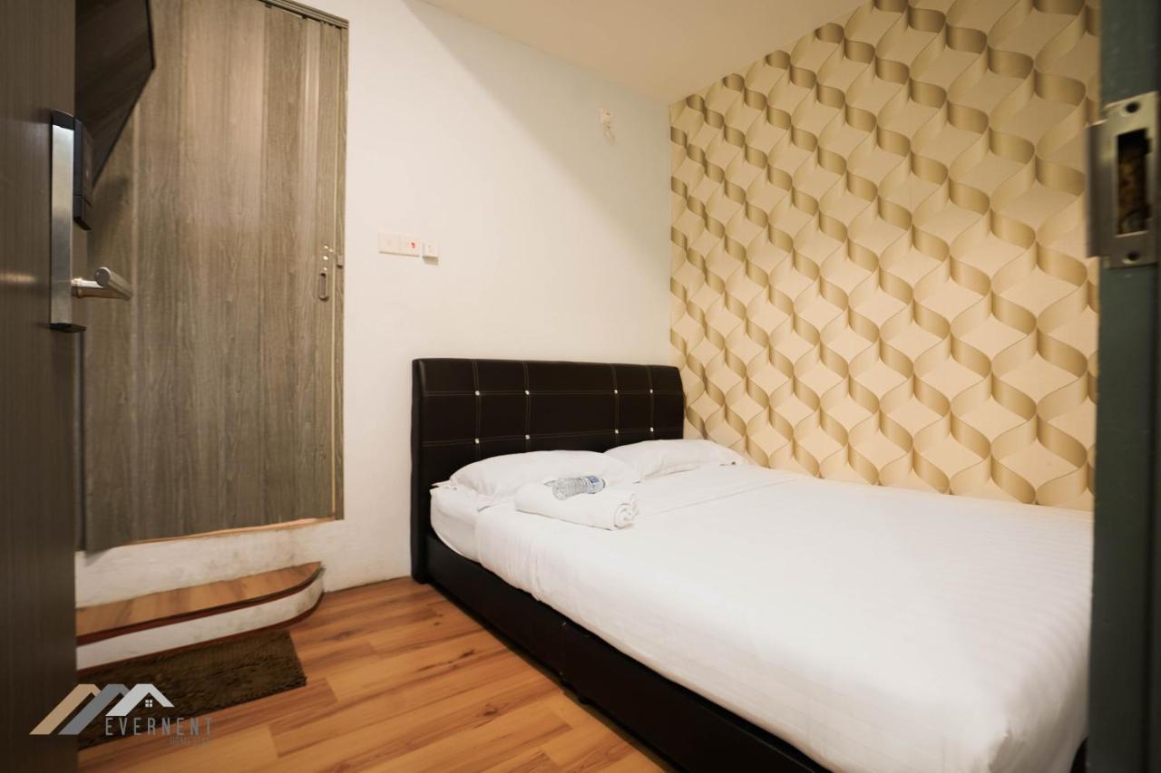 Welcome Inn By Evernent @ Pelita Commercial, Miri Buitenkant foto